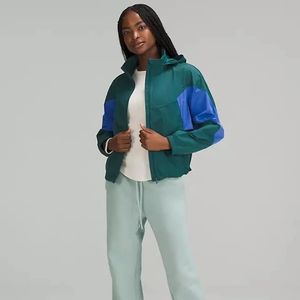 <b>Women</b> Color Block Cropped <b>Windbreaker</b> Jacket Lightweight Hooded Outdoor Sports Jacket Fashion Streetwear Waterproof Windproof - Product Image 3