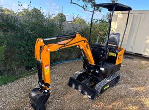 LIVRAISON GRATUITE Mini-excavatrice JPC H12 12 CV avec cabine ouverte, lame de bulldozer avant, bras oscillant, homologuée EPA CE, pouce hydraulique auxiliaire - Product Image 4