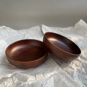 Salade de fruits et légumes moderne, service dans un bol en bois, artisanat, bols en bois naturel provenant d'un producteur de premier plan - Product Image 2