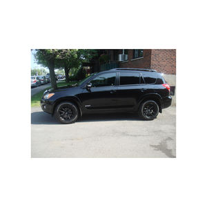 Se vende Toyota RAV 4 Hybrid XSE con suspensión Sport-tuned, exterior bicolor, y características premium - Product Image 3