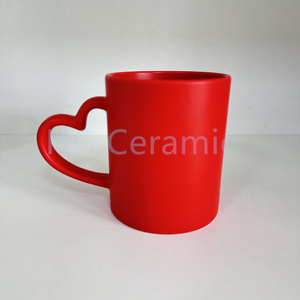 <span class=keywords><strong>Tazza</strong></span> in ceramica <span class=keywords><strong>a</strong></span> sublimazione con stampa <span class=keywords><strong>a</strong></span> trasferimento termico 11oz con manico <span class=keywords><strong>a</strong></span> <span class=keywords><strong>forma</strong></span> <span class=keywords><strong>di</strong></span> <span class=keywords><strong>cuore</strong></span> colorato (6 colori) - Product Image 2