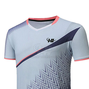 Ensemble de tenue de tennis en tissu polyester respirant et anti-humidité, avec logo personnalisé, service OEM pour les longues séances d'entraînement et les matchs de compétition - Product Image 4