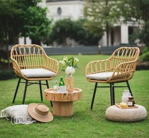 Ensemble de 3 pièces pour patio et bistro mobilier d'extérieur Ensemble de conversation en osier tous temps 2 fauteuils en rotin avec table ronde en bois de bambou - Product Image 1