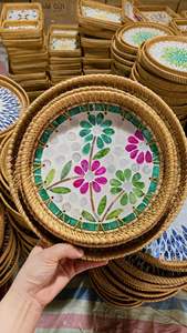 Bandeja de servicio de ratán Natural para artesanías de alta calidad Bandeja artesanal con incrustaciones de madreperla respetuosa con el medio ambiente - Product Image 2