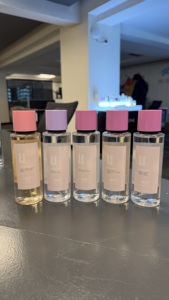 Miglior corpo nebbia per il corpo Splash con VS profumo acqua profumata <span class=keywords><strong>in</strong></span> bottiglia trasparente per il latte di frutta profumi di fiori Best seller - Product Image 2