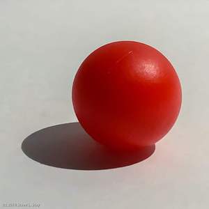 Nuestras bolas de lacrosse están diseñadas para el juego profesional, con los más altos estándares de calidad y rendimiento. - Product Image 5