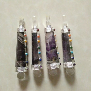 Amatista con siete chakras Varillas curativas Precios al por mayor Productos de Reiki - Product Image 1