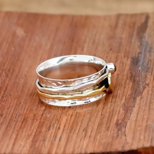 Bague de méditation Labradorite Heart Spinner Bague de mariage martelée deux tons pour femme en argent sterling 925 - Product Image 4