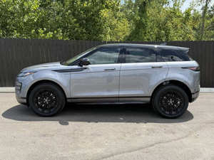 SUV compact de luxe moderne d'occasion 2024 P250 Dynamic SE, moteur atmosphérique, transmission automatique fluide, sièges en cuir - Product Image 2