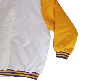 Blouson universitaire en satin à marque personnalisée Bomber de baseball OEM Vêtements d'extérieur à la mode unisexe pour l'automne hiver avec écusson brodé - Product Image 3