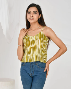 เสื้อสปาเก็ตตี้ถักลายทางสีเขียวพร้อมงานปักและเสื้อปาร์ตี้ลำลองแขนกุดคอทรงโอแบบสั้นแบบโปร่ง - Product Image 2