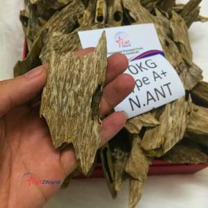 Copeaux d'agarwood du Vietnam, matériau boisé pour bâtonnets d'encens et mélange de bakhoor, aromatique - Product Image 2