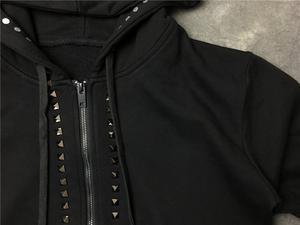 Fabricant de sweats à capuche personnalisés OEM, sweats à capuche en molleton épais de haute qualité pour hommes, sweats à capuche en coton surdimensionnés, décoration à rivets, streetwear, automne - Product Image 3