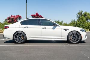 BMW M5 Competition Package 2021 usado de primera calidad - Product Image 2