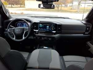 Chevrolet Silverado 2500HD ZR2 2024, Cabina Doble, 4WD, Volante a la Izquierda, Interior Oscuro, Asientos de Cuero, Neumáticos R19 - Product Image 5