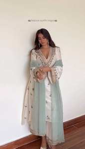 Fournisseur en gros de robes Anarkali en soie naturelle brodée moderne, à séchage rapide, longueur au sol, coupe ample, avec dupatta pour les fêtes, les mariages, Diwali - Product Image 4
