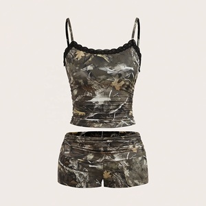 Conjunto Deportivo de Primera Calidad: Sujetador Deportivo Recortado y Pantalones Cortos de Ciclismo con Efecto Scrunch para Mujer, Ropa Deportiva para Yoga, Excelente Elasticidad y Recuperación - Product Image 1