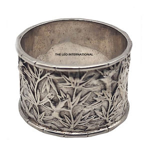 Anneau de serviette en métal haut de gamme argent fini Table à manger de mariage décoré anneau de porte-serviettes de luxe avec motif en relief - Product Image 1