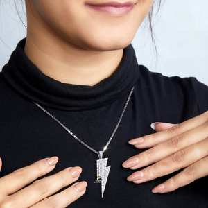 Collar con colgante de Moissanite Iced Out Flash Lightning Bolt en plata de ley 925 con diamantes redondos de corte brillante - Product Image 2