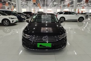Voiture d'occasion de haute qualité, modèle 2018, pour Magotan GTX Diesel Berline, en excellent état, avec transmission automatique et sièges en cuir - Product Image 2