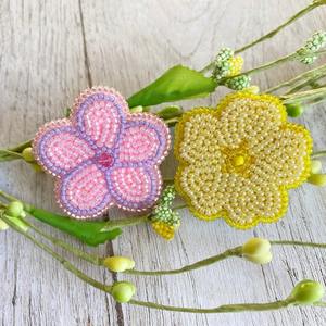 Charmes en cristal de quartz naturel chrétien avec boucles dorées - Pendentifs en perles faits à la main pour la fabrication de bijoux - Product Image 1