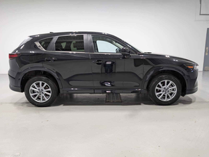 Mazda CX-5 2.5 S Select Package AWD 2025, en parfait état, avec transmission intégrale i-Activ standard, moteur 4 cylindres de 2.5L - Product Image 2
