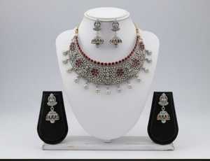 Designer Kemp Collier ras du cou en argent oxydé Temple Laxmi Design élégant ensemble de bijoux ethniques indiens traditionnels pour femmes - Product Image 4