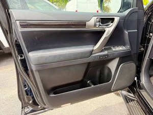 Lexus GX 2023 460 UTILISÉ EN BON ÉTAT - Product Image 5