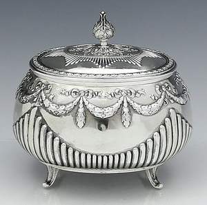 Serveur de nourriture en laiton antique avec couvercle en dôme et plateau serveur de table vintage classique pour événements et célébrations - Product Image 5