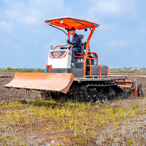 Tractor Agrícola al por Mayor Hogico HG-80VN/TURBO de 80HP, Tractor de Orugas con Función 3 en 1 para Granjas Modernas, Hecho en Vietnam - Product Image 2