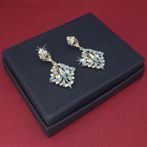 Kriaa Anillos finos Pendientes colgantes de piedra de cristal chapados en oro 1314613C - Product Image 1