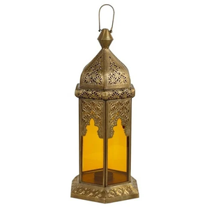 Farol Vintage de Latón de Alta Calidad con Relieve, Vidrio Amarillo y Acabado Pulido para Decoración de Mesa, Farol Árabe para Decoración - Product Image 4
