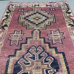 พรมวินเทจขนาด 2.7x8.6 ฟุต, พรมตุรกีแบบยาว, พรมลายทางสีแดงดำ - Product Image 3