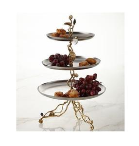Elegante soporte de aluminio para pasteles con una superficie brillante y un diseño atemporal adecuado para uso diario y ocasiones especiales - Product Image 2