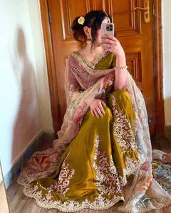 Derniers modèles de costumes Sharara Punjabi pour femmes, taille personnalisée, robe indienne d'exportation pour cadeaux - Product Image 5