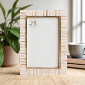 Cadre photo rustique en incrustation d'os fait à la main pour motif de clés Halo blanches, cadre mural/de table personnalisable de qualité supérieure - Product Image 1