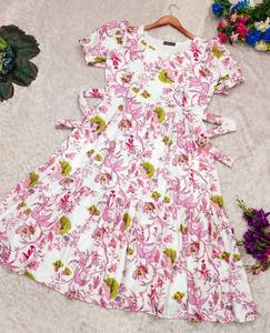 Spécial été La robe florale blanche - Product Image 1