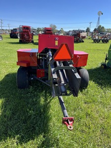 Presse à balles carrée Massey Ferguson 1840 de 2022 avec moteur et boîte de vitesses - Haute productivité - Product Image 4