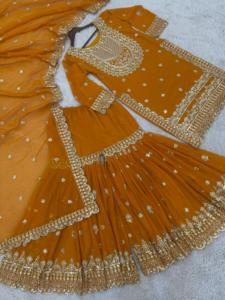 Chic 3 pièces Kurti ensemble avec Sharara et belle Dupatta avec superbe broderie séquence travail tenue de fête pour les femmes - Product Image 4