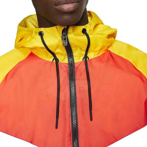 Conjunto de Sudadera con capucha cortavientos para hombre hecho en Pakistán, ligero y transpirable, perfecto para actividades al aire libre - Product Image 5