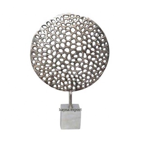 Sculpture de luxe en aluminium plaqué or, décoration de table pour la maison et le bureau, design moderne fait main, sculpture décorative - Product Image 6