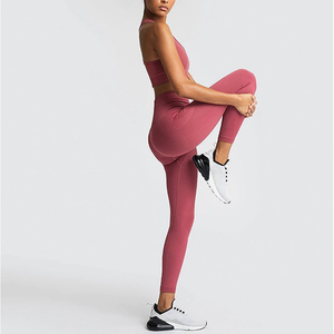 Fabricant en gros Ensemble de yoga personnalisé Vêtements de sport sans couture pour femmes Vêtements de sport Soutien-gorge de sport et leggings - Product Image 4