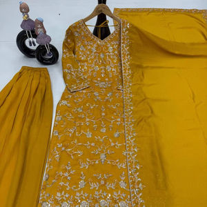 Nouvelle tenue Sharara de créateur en soie chinon lourde, haut et dupatta entièrement cousus, style traditionnel été-hiver, pour mariage et fête - Product Image 1