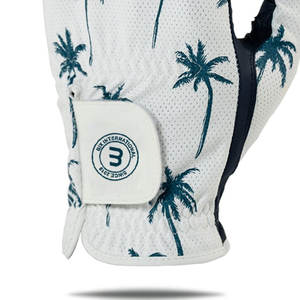 Gants de golf fabriqués au Pakistan, conçus pour le confort et le contrôle, utilisant un tissu doux et flexible pour les séances sur le parcours. - Product Image 3