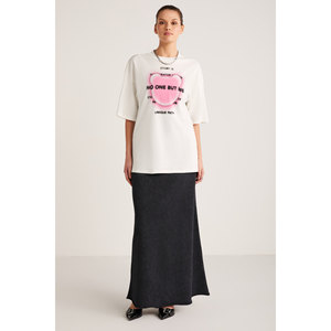 ETHIQUET BUG T-shirt da donna a maniche corte, vestibilità oversize, taglio ampio, con dettagli stampati, 100% cotone organico - Product Image 3
