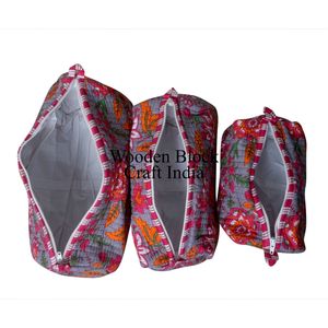 Vintage Hand block Print Affordable High Quality <b>Quilted</b> <b>Makeup</b> Pouch Set Handcrafted & Trendy pouch set with zipper closure - Product Image 4