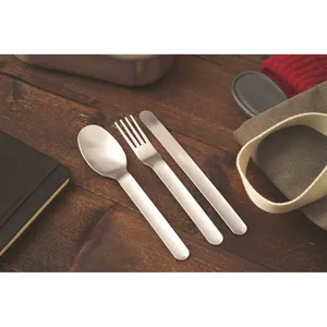 Ensemble de couverts durables Black+Blum, vaisselle élégante, merchandising - Product Image 2
