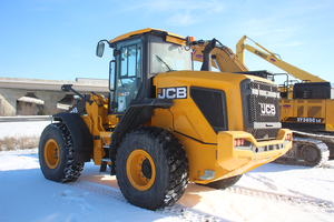 รถตักล้อยาง JCB 437 ประสิทธิภาพสูง เครื่องจักรก่อสร้าง น้ำหนัก 25800 กก. 0-2000 ชั่วโมง สีเหลือง พร้อมอุปกรณ์เสริมสีดำ - Product Image 4