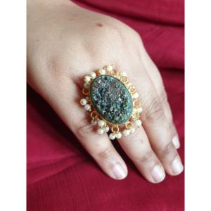 แหวนแฟชั่นทำด้วยมือสำหรับผู้หญิงพร้อมพลอยรูปไข่และลูกปัดมุกปรับสีทองได้สำหรับงานปาร์ตี้และให้เป็นของขวัญ - Product Image 2