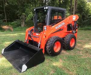 Excellent Condition Kubota SSV75 Skid Steer Loader Diesel Crawler Loader 75KW Orange Heavy Duty Construction Equipment Short - Product Image 3